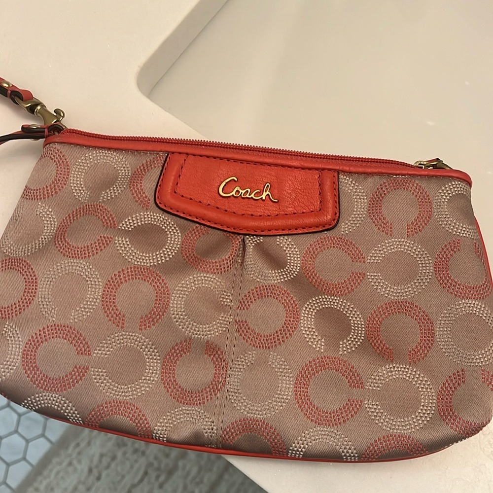 Coach Pink Wristlet 💕 ‼️PRICE DROP‼️